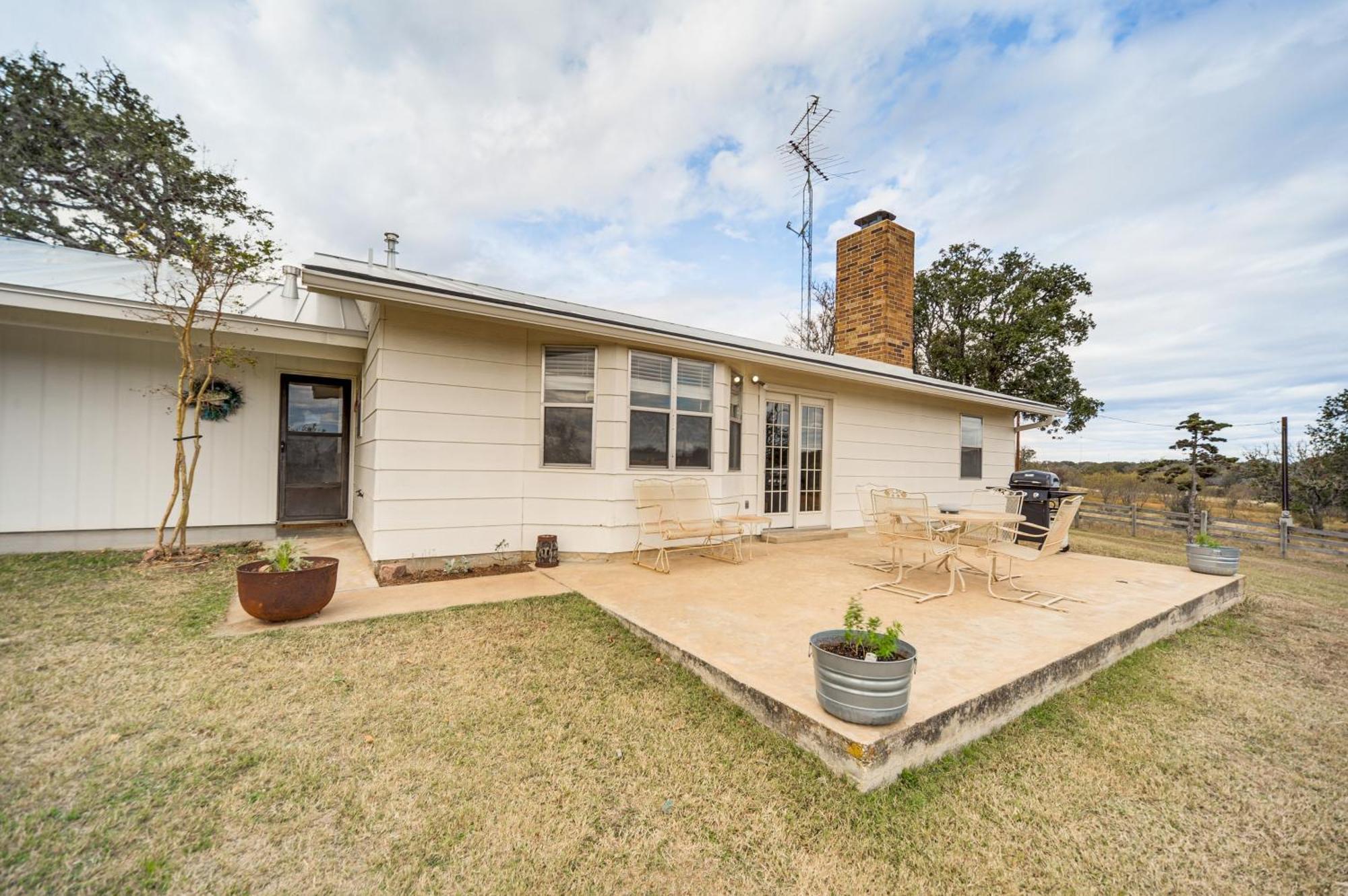 Historic Hoffmann Ranch Haus Near Wineries! Villa Fredericksburg Exterior photo